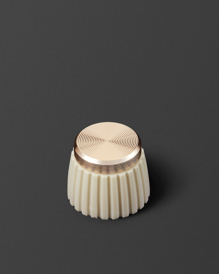ACTON IV BLACK KNOBS